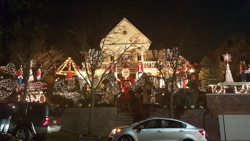Dyker Heights Christmas Lights (2)