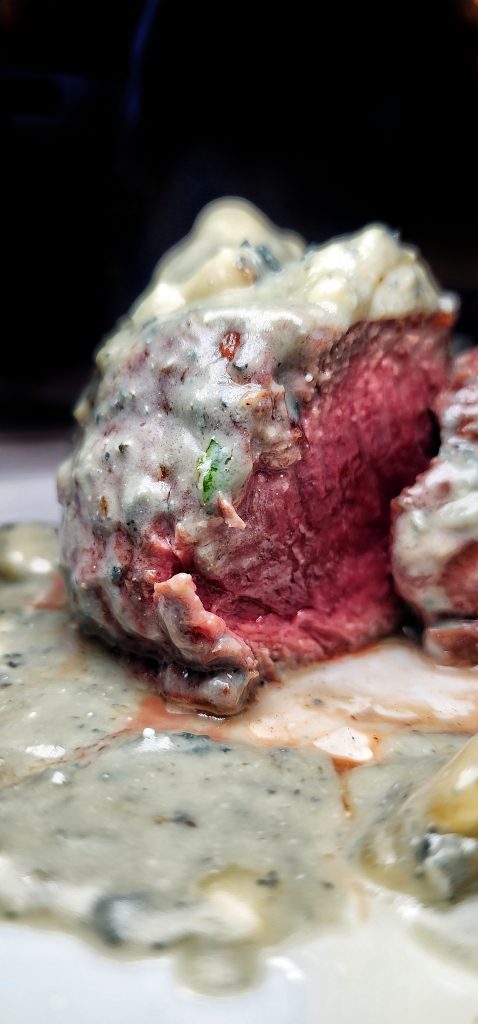 Carne Mare 8 oz Center-Cut Filet Mignon Cut