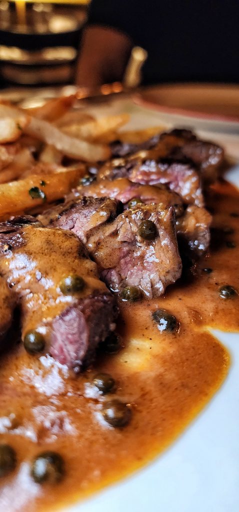Le Rivage STEAK FRITES upclose