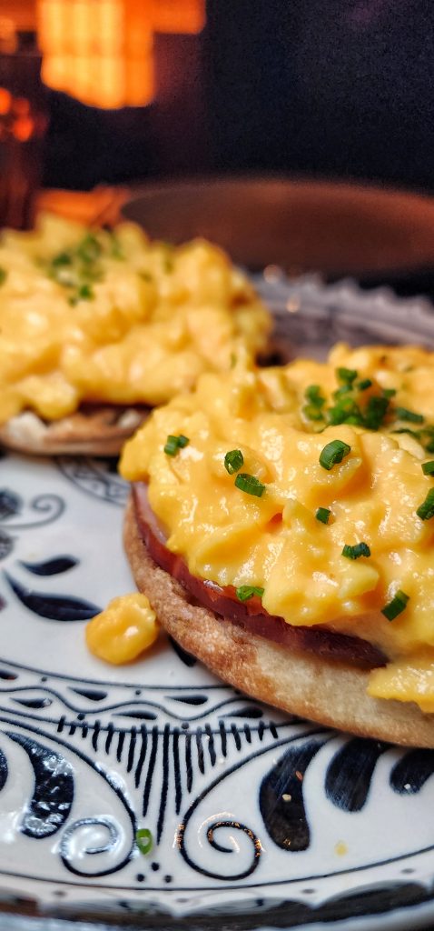 coqodaq Golden English Muffin upclose