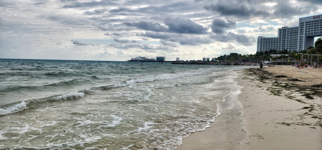 Hotel Riu Caribe beach view