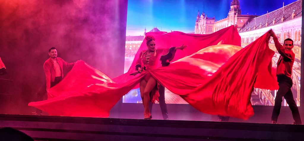 Hotel Riu Caribe show staff