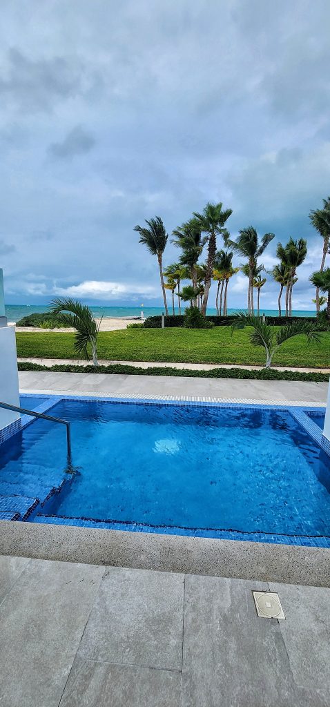 Hotel Riu Caribe swimout