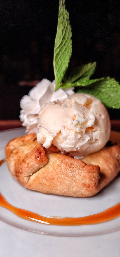 apple tart vanilla ice cream