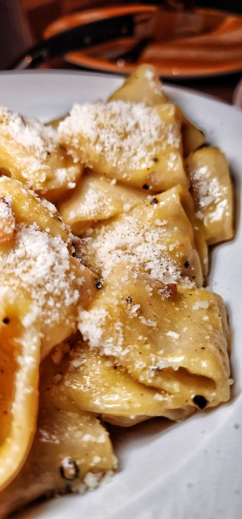 mezze maniche carbonara pasta